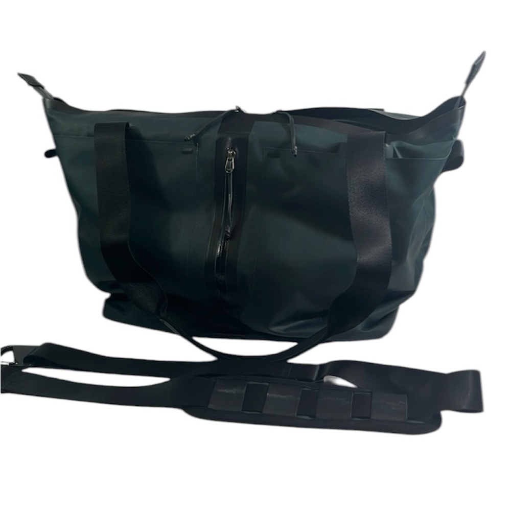 Nike Tech Bonded Tote Bag Green Waterproof Duffle/Shoulder/Weekend/Gym